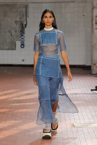 Look 37